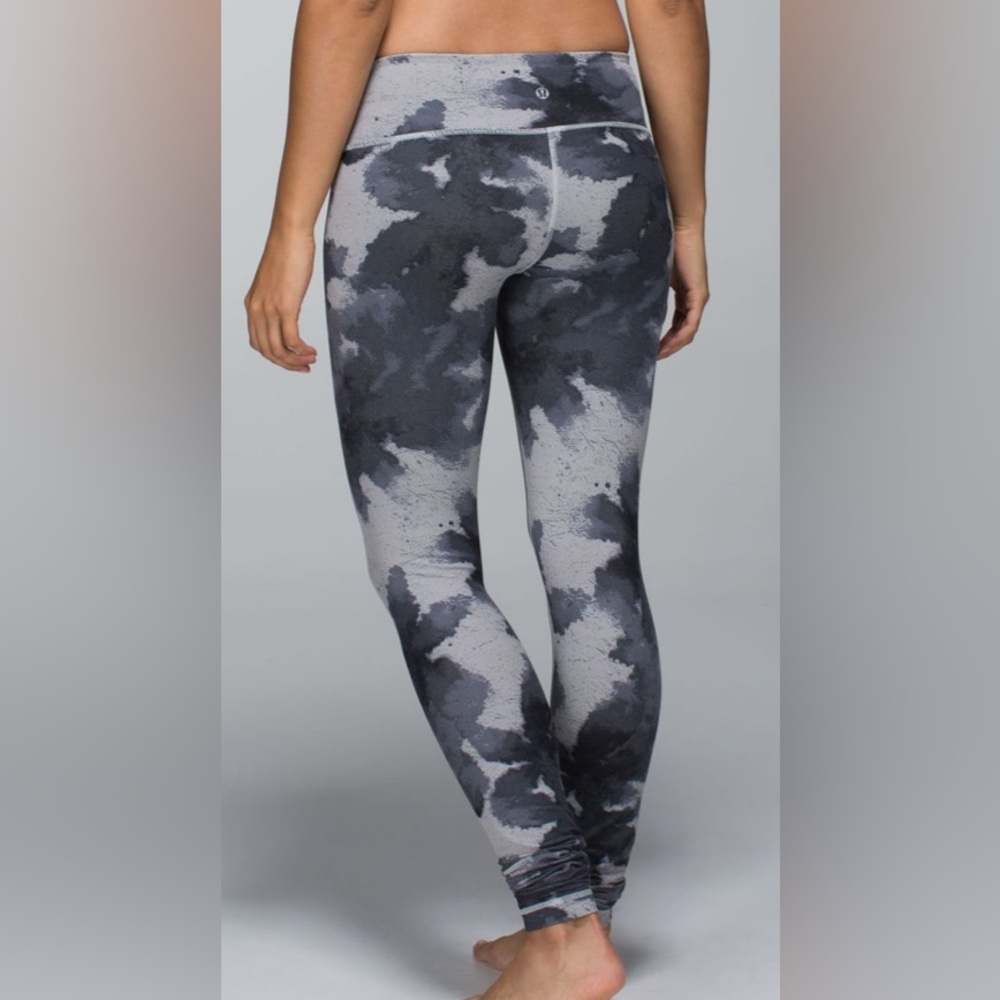 Lululemon Wunder Under Leggings Pant Size 4 & 23” inseam ✨EUC! - Picture 2 of 4
